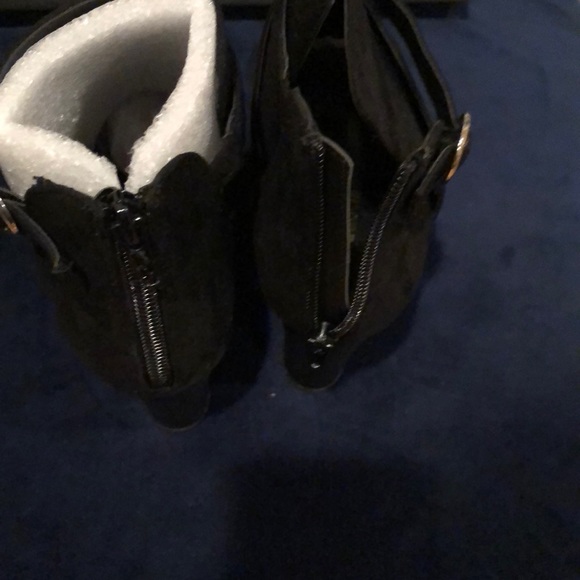 NIB Madden NYC black suede zipper back heels size 9 - Picture 5 of 8